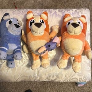 Bluey - 2 Bingo plush and 1 Muffin plush